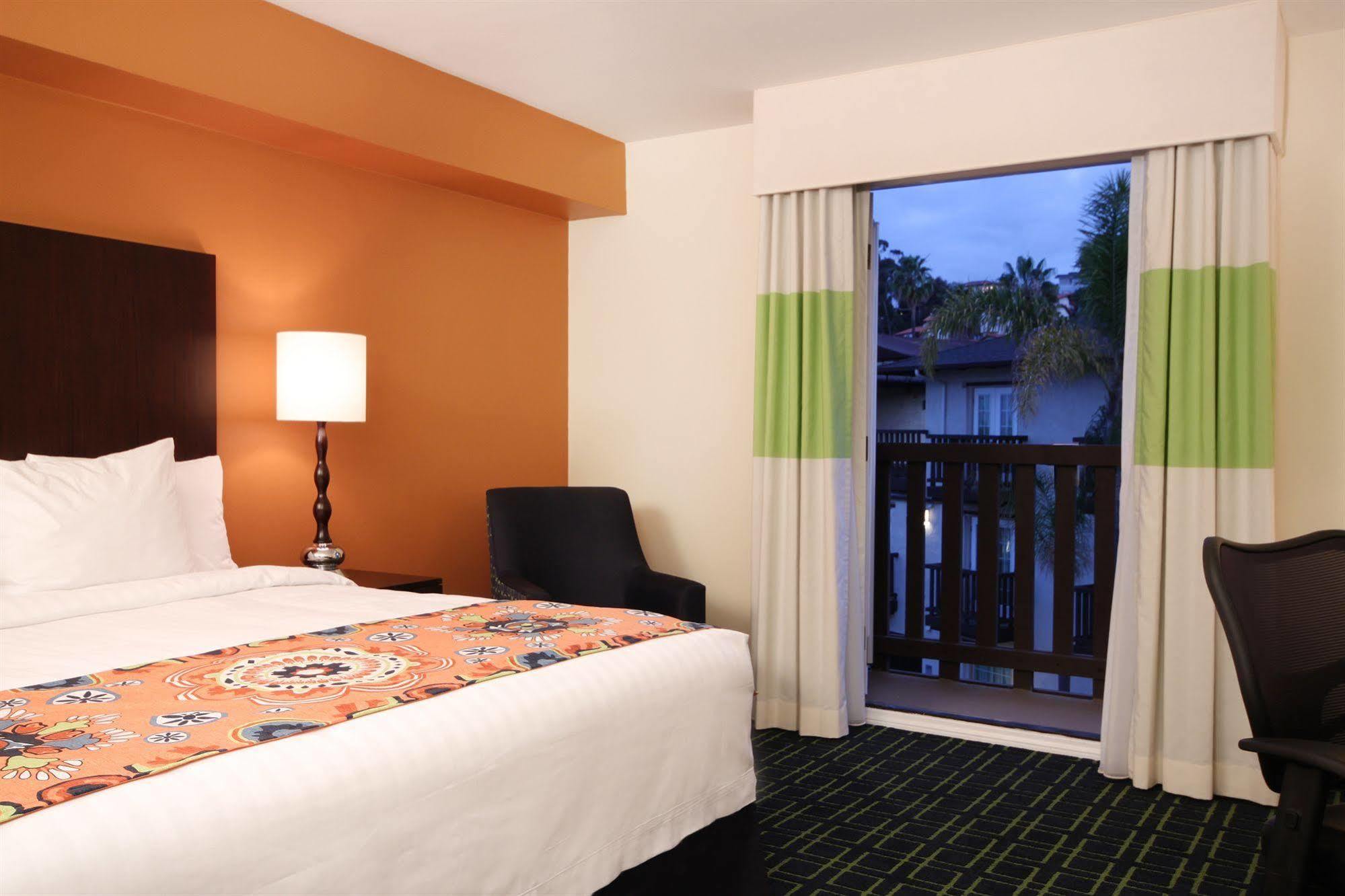 Fairfield Inn & Suites San Diego Old Town Zewnętrze zdjęcie
